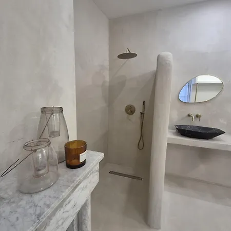 Apartment Haussmannien A La Cathedrale De