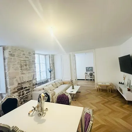 Apartment Haussmannien A La Cathedrale De