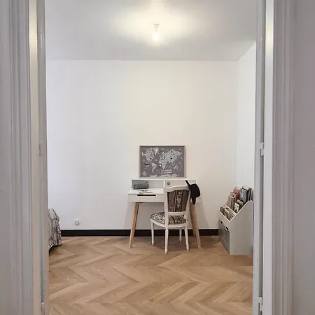 Apartment Haussmannien A La Cathedrale De Bayonne