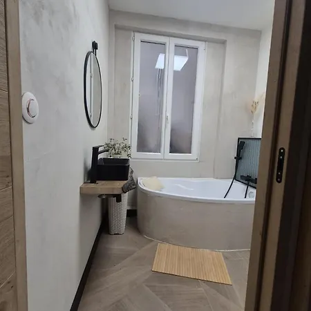 Apartamento Haussmannien A La Cathedrale De *