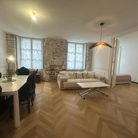 Haussmannien A La Cathedrale De