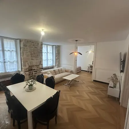 Haussmannien A La Cathedrale De *