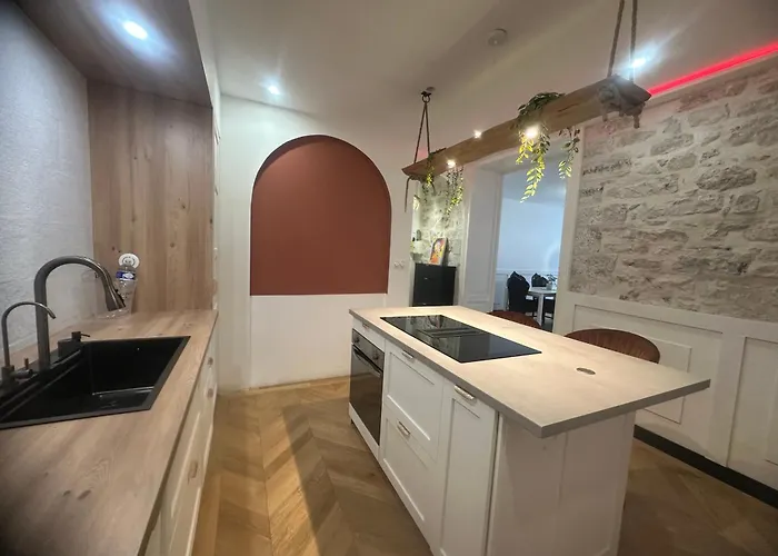 Haussmannien A La Cathedrale De Lägenhet Bayonne