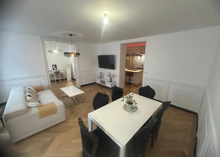 Lägenhet Haussmannien A La Cathedrale De *